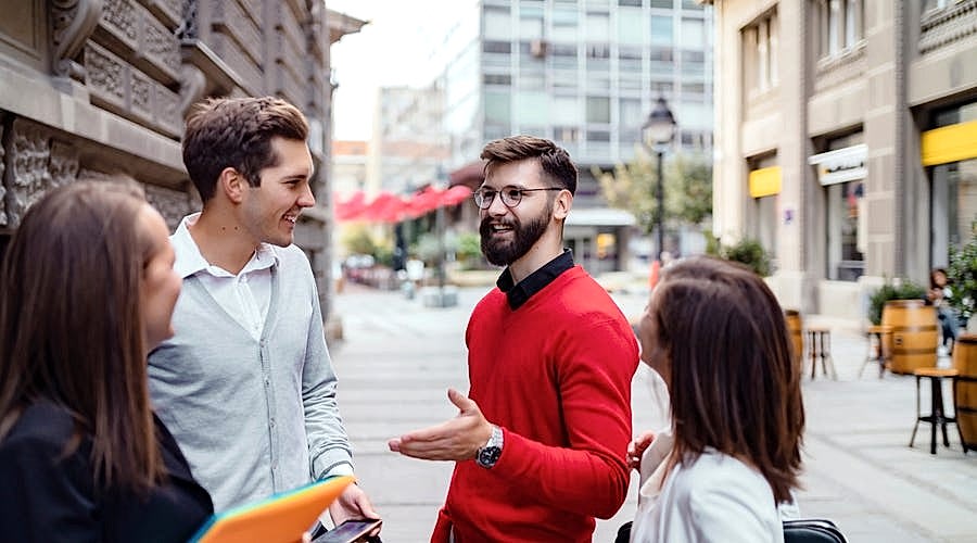 Almanca günler Türkçe okunuşları ve anlamlari